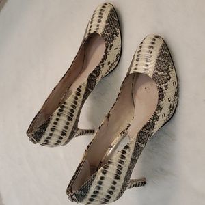 Super comfortable MK Leather Pumps